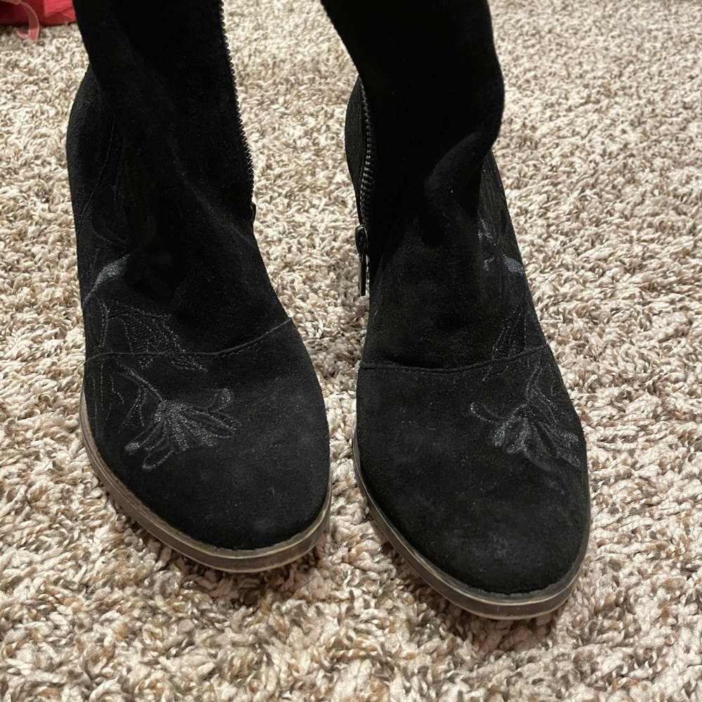 Lucky Brand Embroidered Booties